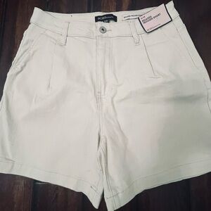 BCBGeneration Women's Cream Shorts size 9/29